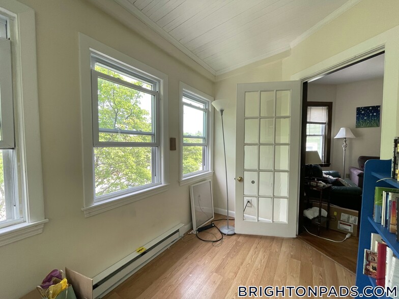Building Photo - 40 Tremont St