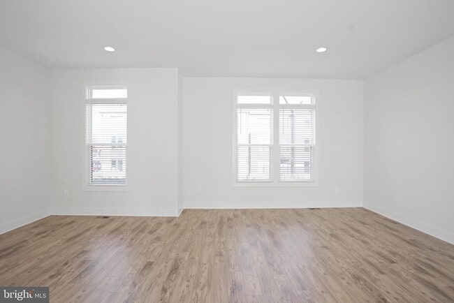 Building Photo - 44734 Roosevelt Sq