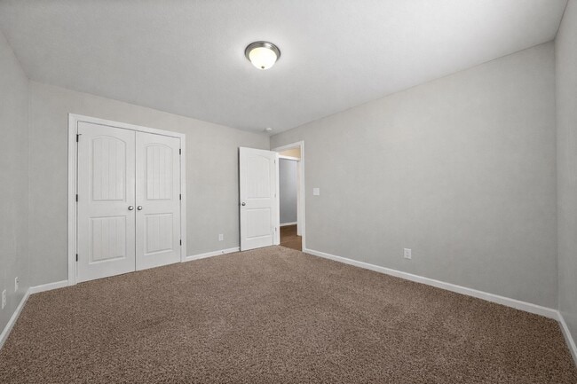 Building Photo - 1676 Putnam Dr