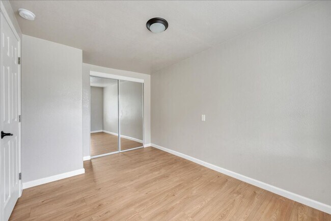 Building Photo - 7717-7717 Cologne Ln
