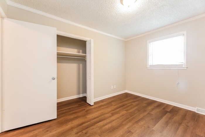 Building Photo - 100 Newgate Dr