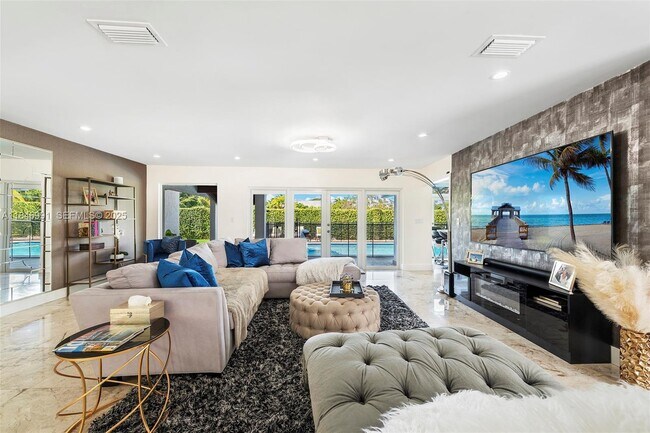 Building Photo - 5901 SW 56th Terrace