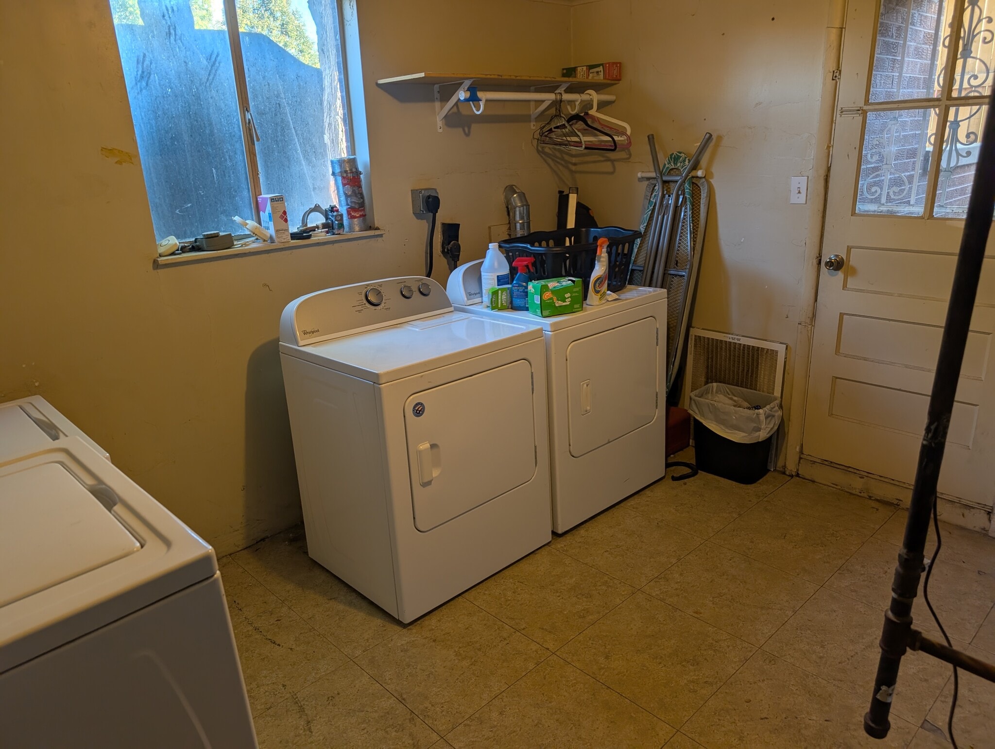 Building Photo - 2110 King St