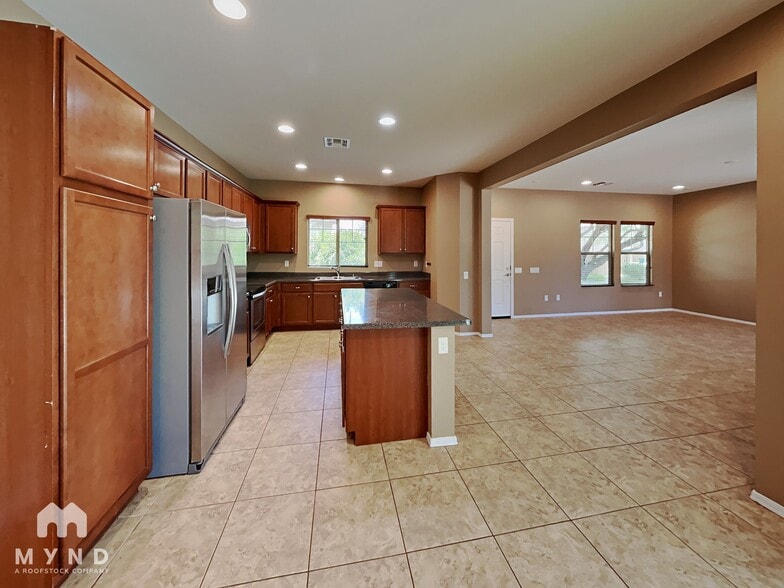 Building Photo - 10991 E Midnight Moon Ln