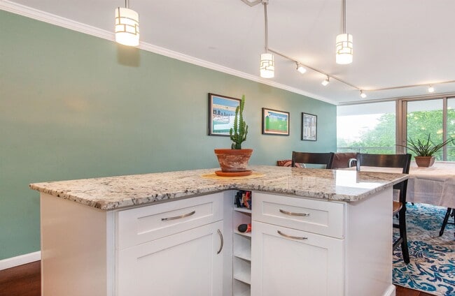 Building Photo - 6050 JFK Blvd E