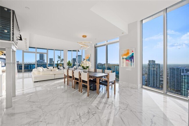 Building Photo - 200 Biscayne Blvd Way