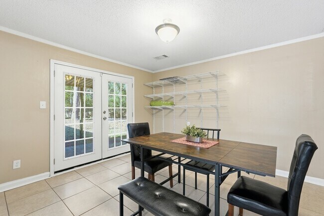 Building Photo - 2222 Bacon Park Dr