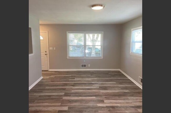 Building Photo - 6923 W Tallmadge Pl