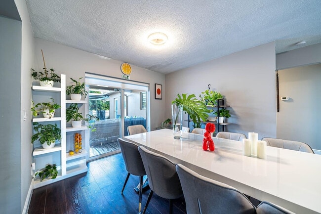 Building Photo - 2101 N 52nd Ave