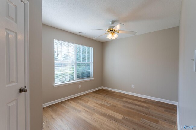 Building Photo - 113 Grey Fawn Trail