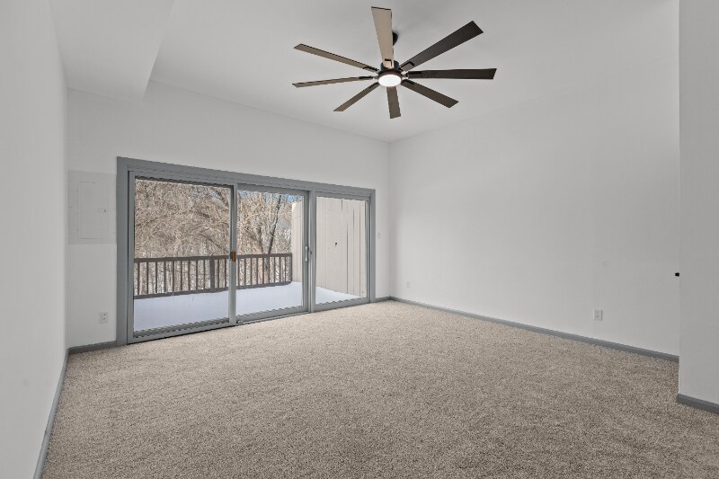 Building Photo - 546 Carriage Cir