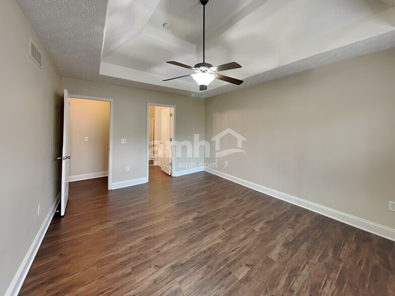 Building Photo - 3892 Refinement Way