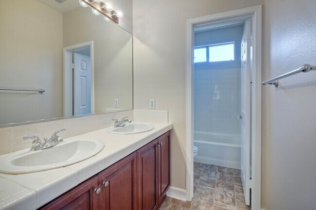 Building Photo - 4Bed/3Bath Carlsbad Home with Office  & Lo...