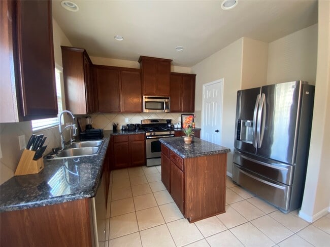 Building Photo - 19606 Green Oasis Ct