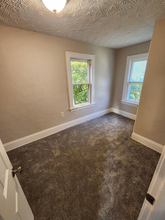 Building Photo - Beautiful 3-Bedroom Home for Rent – Perfect for Families!
