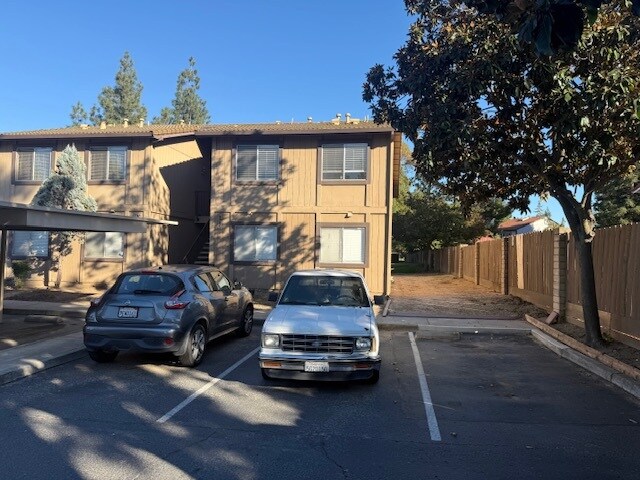 Building Photo - 455 Cherry Ln