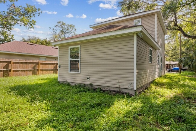 Building Photo - 3126 Penton St