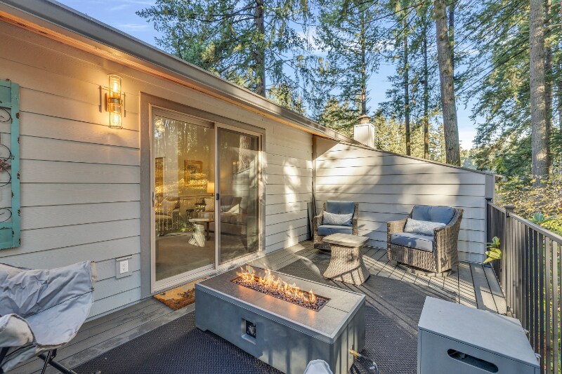 Building Photo - 1200 NE Territorial Rd