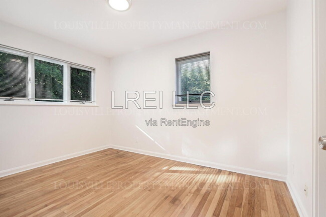 Building Photo - 4105 Stoneview Dr