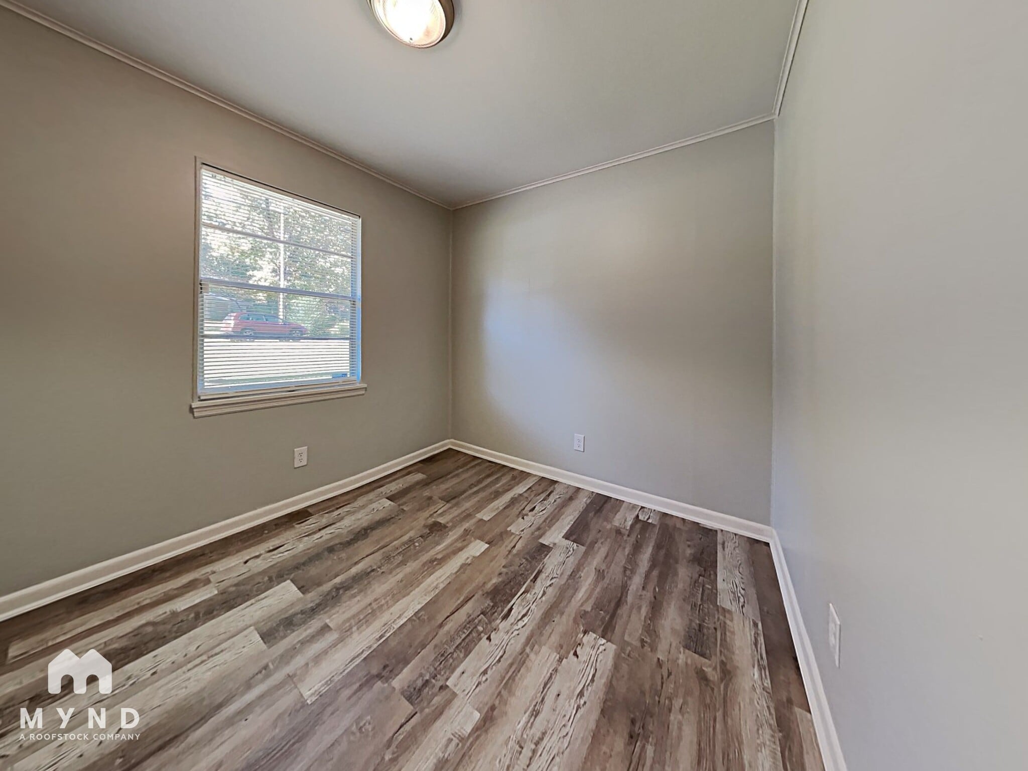 Building Photo - 921 27th Ave N