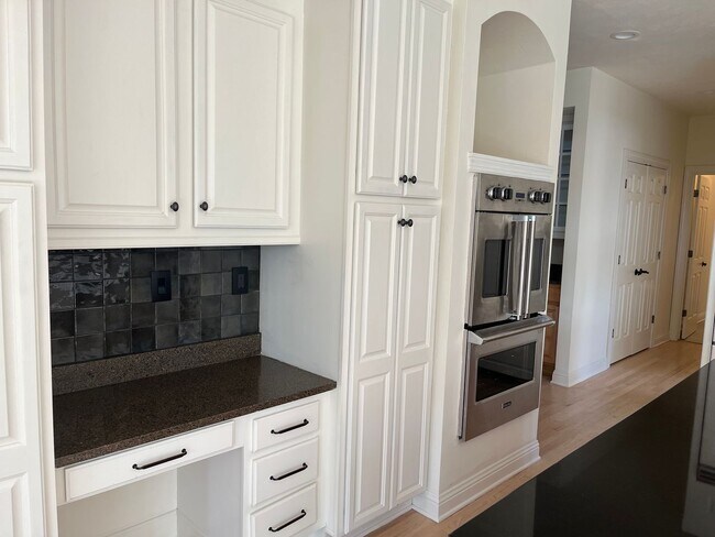 Building Photo - Luxurious Home in Legend of Bristlecomb