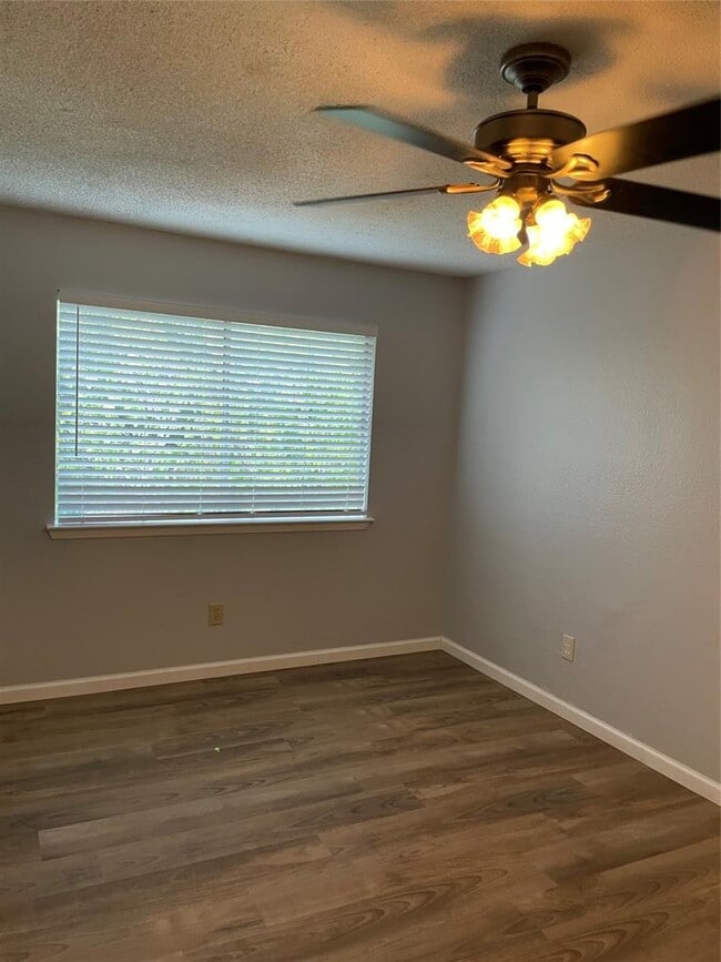 Building Photo - 8402 Spring Valley Dr