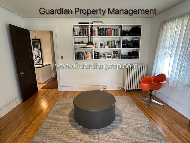 Building Photo - Lake is the Isles Single Family Home, 2 Car Garage, Dishwasher, Fenced Yard