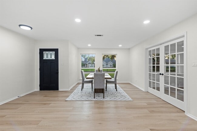 Building Photo - 2610 Moss Hill Dr