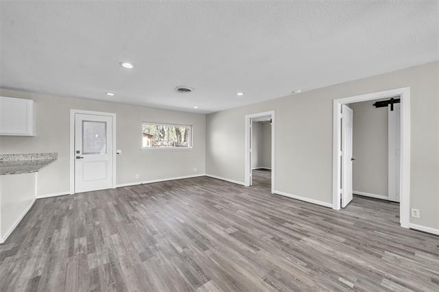 Building Photo - 600 N Mill St