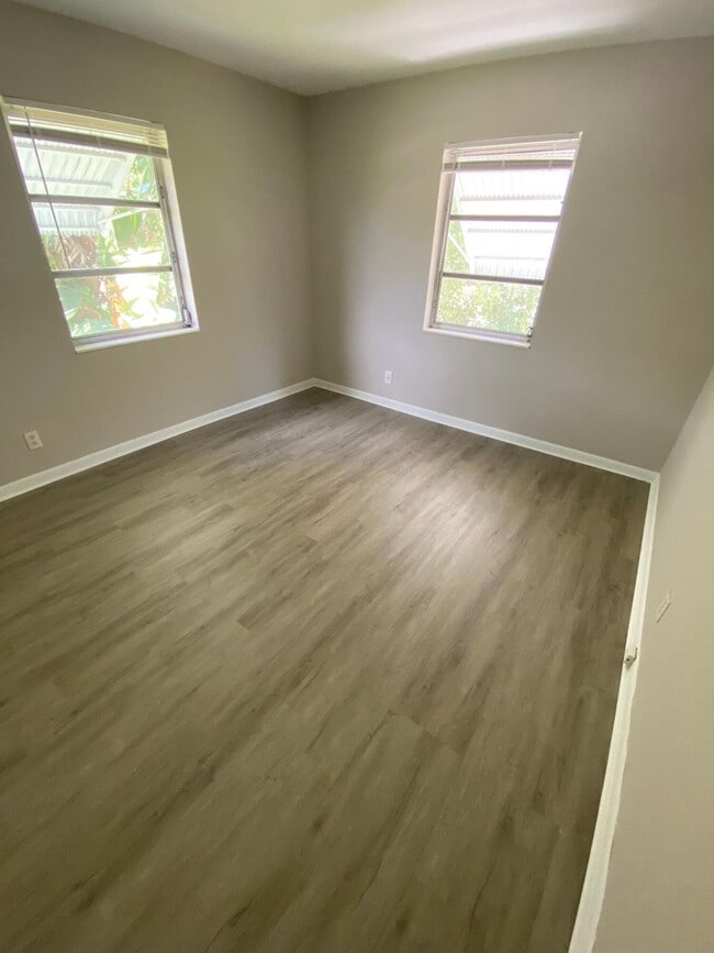 Building Photo - 612 Prosperity Farms Rd