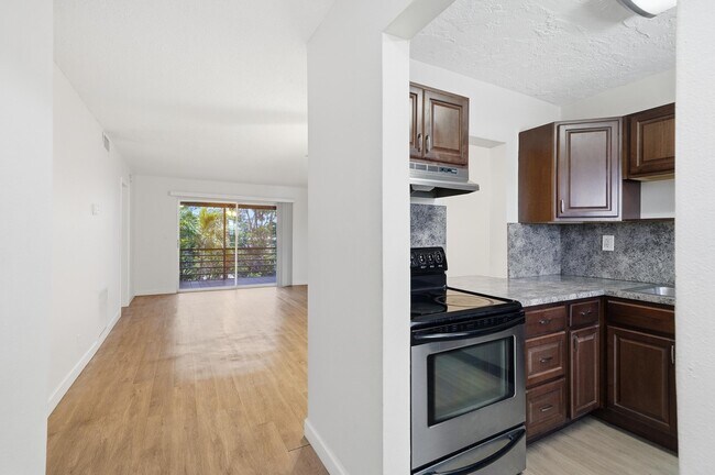 Building Photo - 1400 NE 57th St