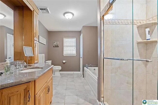 Building Photo - 2084 Johnston Dr