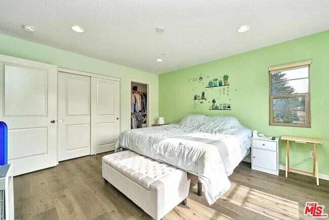 Building Photo - 11842 Nixon Ln