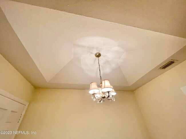 Building Photo - 5391 Golf Course Dr