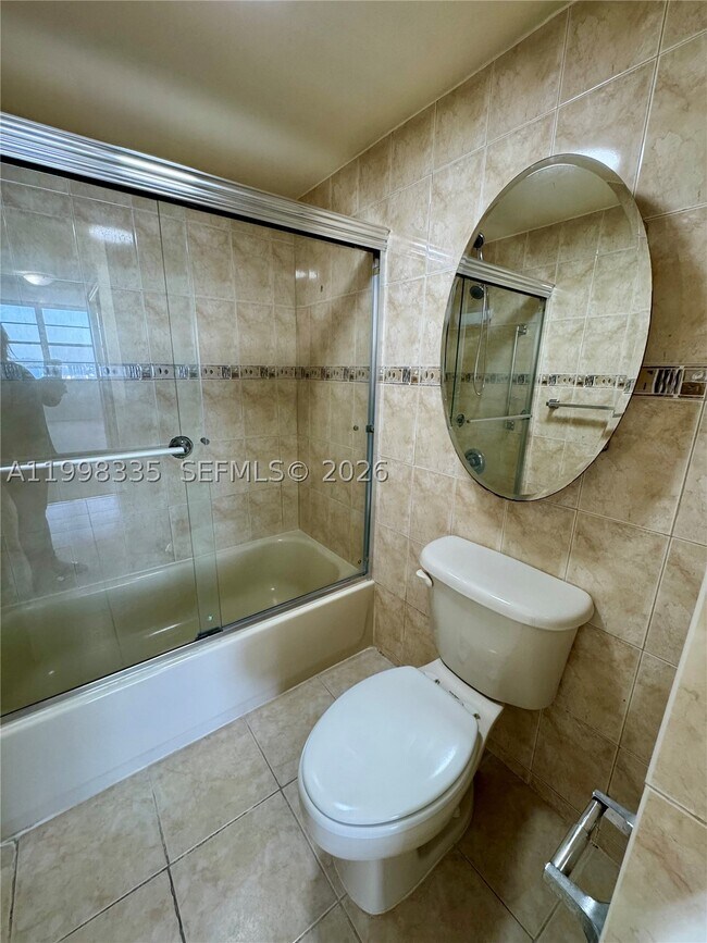 Building Photo - 18011 Biscayne Blvd