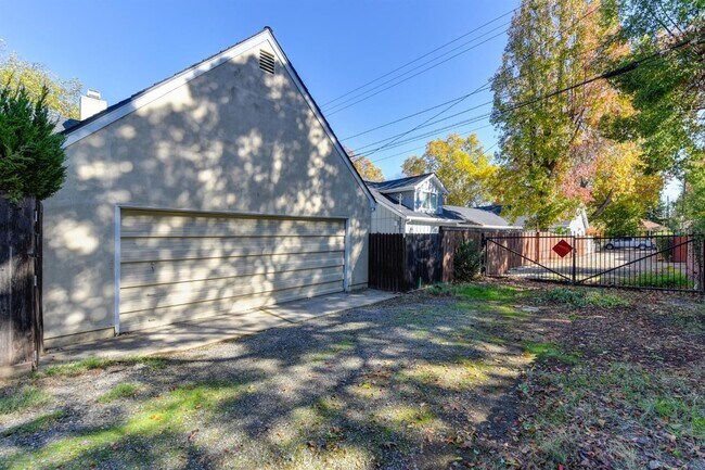 Building Photo - 3924 S St