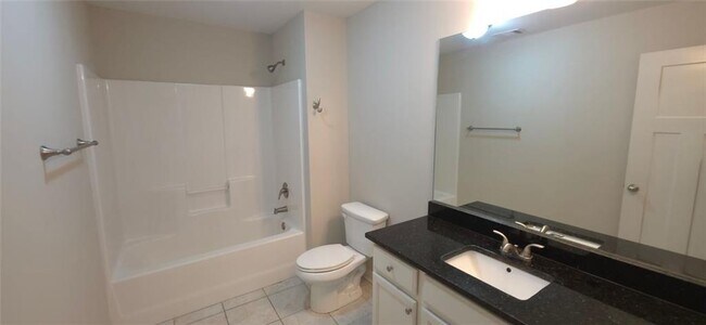 Building Photo - 1716 Lincoln Dr