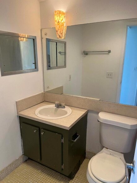 Building Photo - 63 Easthampton C