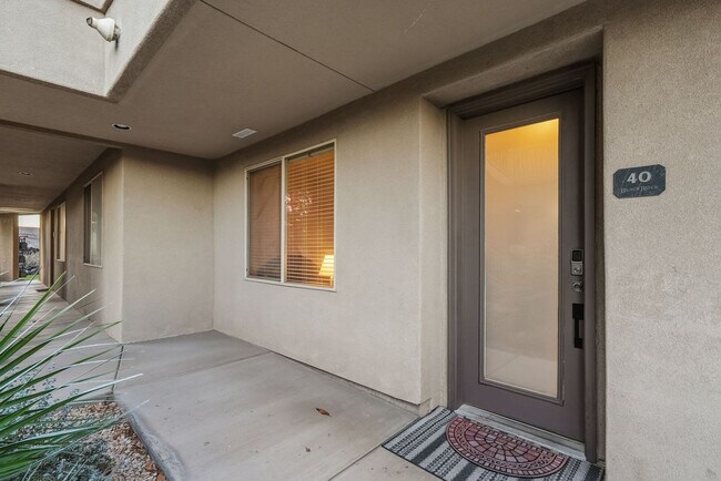 Building Photo - 225 N Country Ln