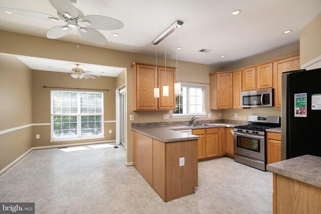 Building Photo - 8611 Ellesmere Way