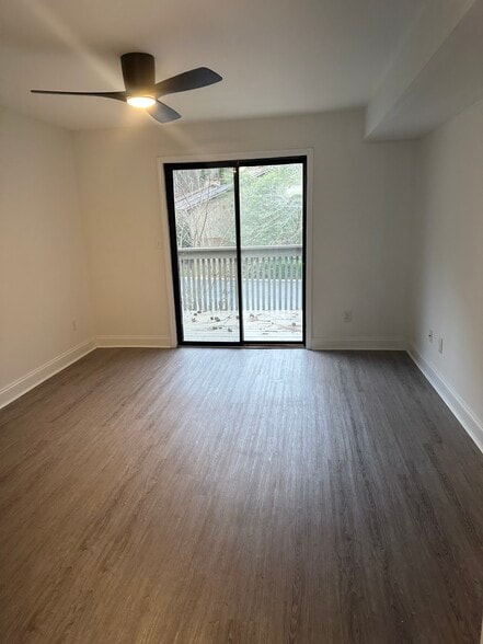 Building Photo - 304 Dunbar Dr