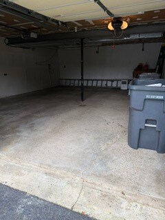 Building Photo - 1293 Manor Dr