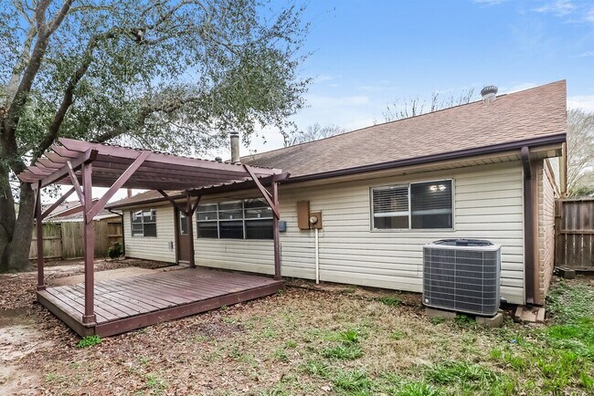 Building Photo - 2406 Heathergold Dr