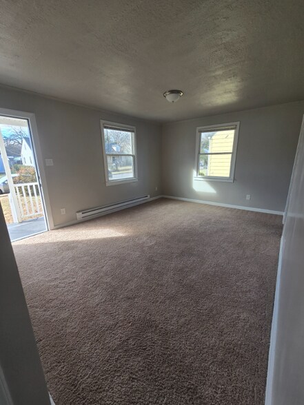 Building Photo - 1112 E 16th St