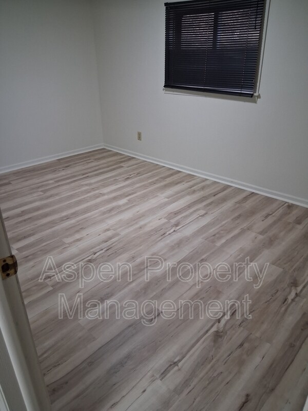 Building Photo - 12149 DMC Hwy 99