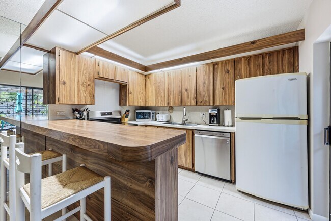 Building Photo - 605 6th Terrace
