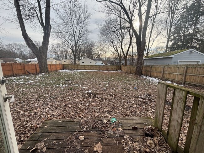 Building Photo - 3 Bedroom Single Family Home