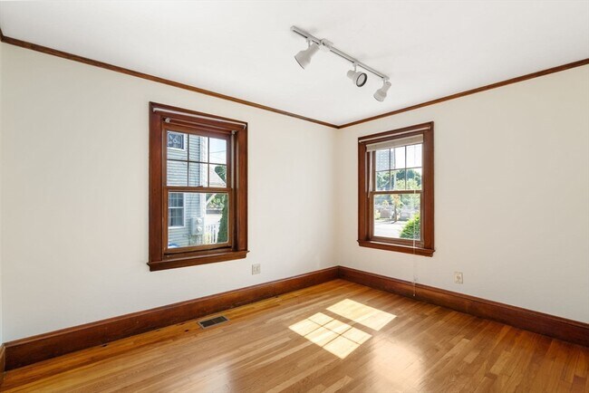 Building Photo - 88 Grove St