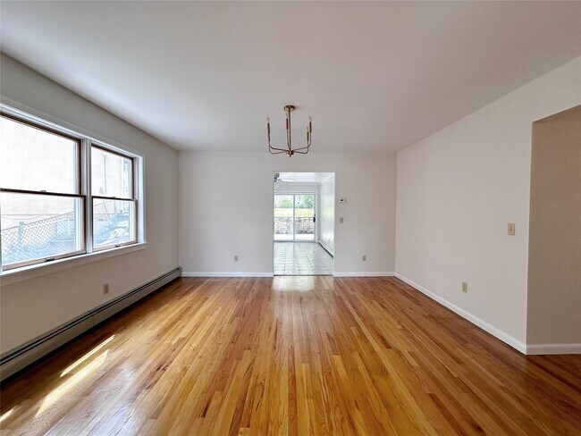 Building Photo - 150 Bennett Ave