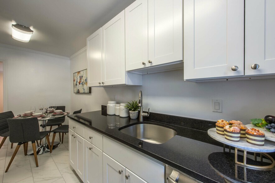 Building Photo - 54 Alton Pl